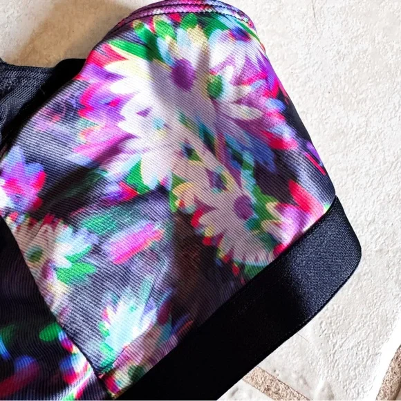 Parade • Bralette - Picture 2 of 3